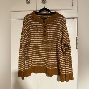 American Eagle Medium Jegging Fit Textured Henley Sweater